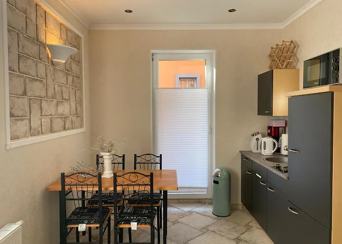 Griechischer Palast Appartement Rabenau